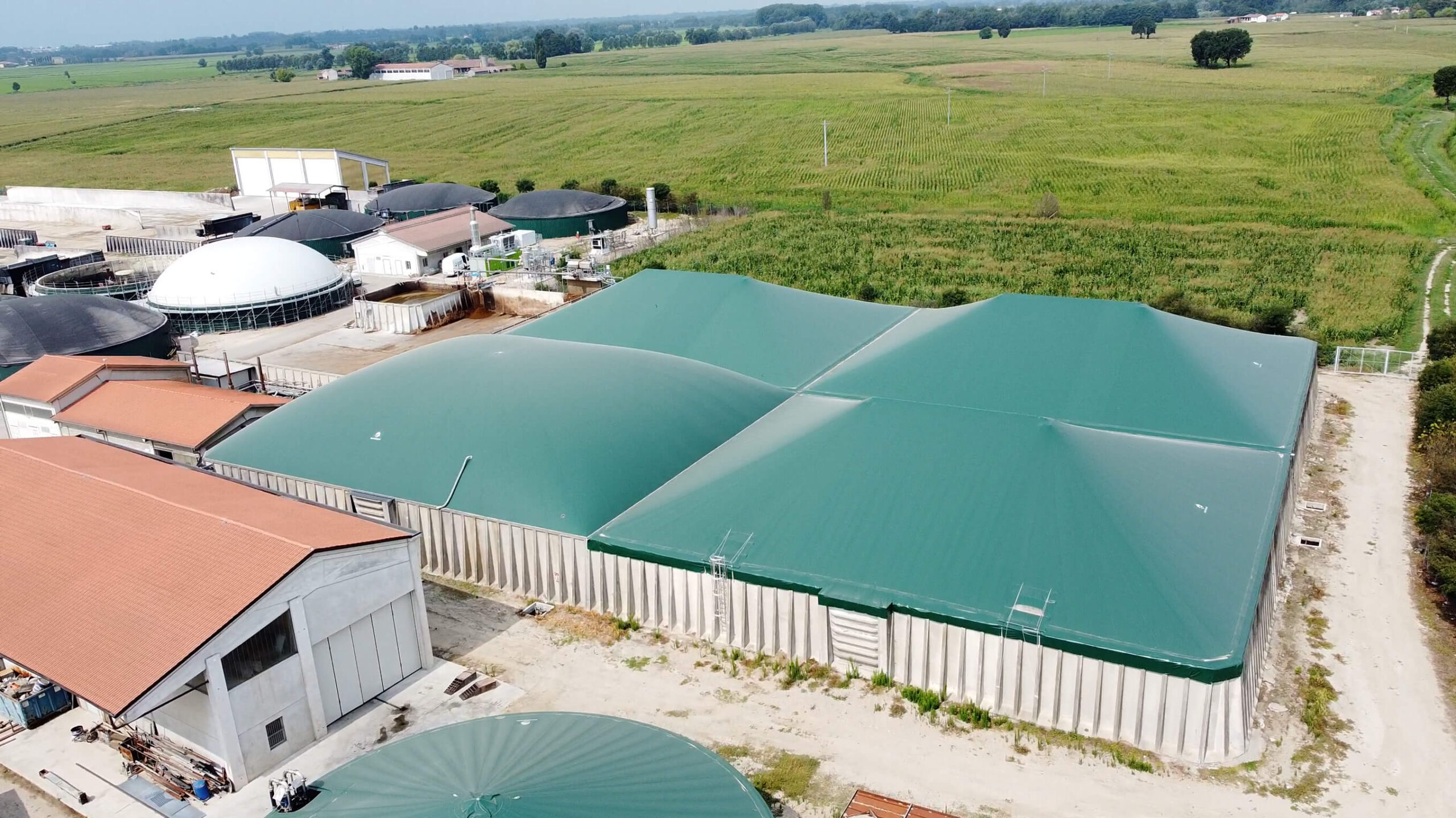 Coperture per vasche di stoccaggio realizzate da Corradi & Ghisolfi.